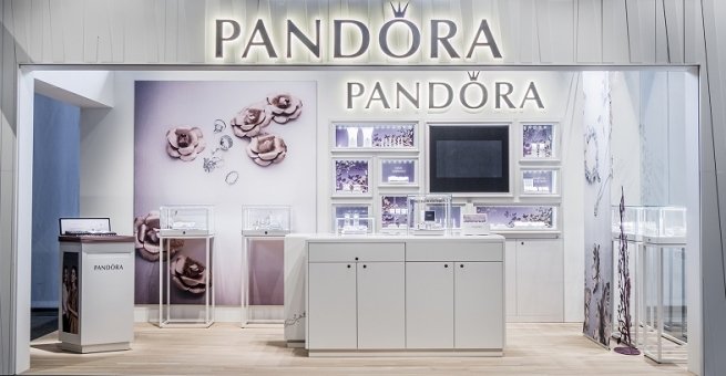 Pandora открыла первый магазин в Москве в новой концепции