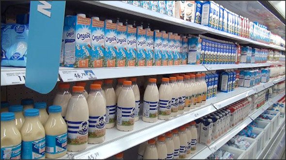 Молоко и молочные продукты хотят разделить на полках магазинов