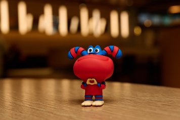 Маскот Ozon вышел в сегмент потребительских товаров (ФОТО)