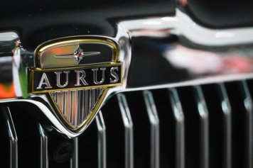 В России начнут продавать одежду под брендом Aurus