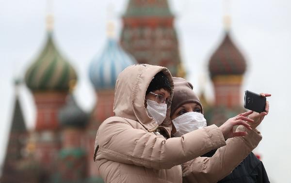 Власти Москвы частично отменяют ограничительные меры из-за коронавируса
