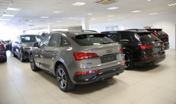 Продажи автомобилей класса «премиум» в августе упали на 18%