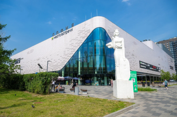 В центре «Место встречи София» открылась летняя терраса на крыше В центре «Место встречи София» открылась летняя терраса на крыше