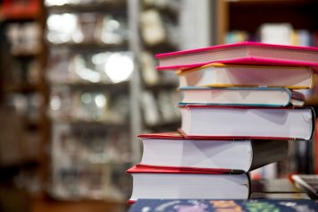 Оборот книжных магазинов снизился до 14 млрд рублей