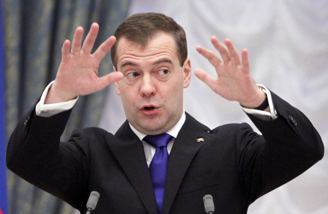 Медведев проверит торговые сети ЮФО