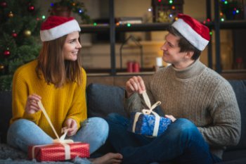 Какие подарки получат россияне на Новый год – исследование