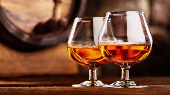 Роскачество выявило случаи фальсификата спиртов в российском коньяке эконом-сегмента