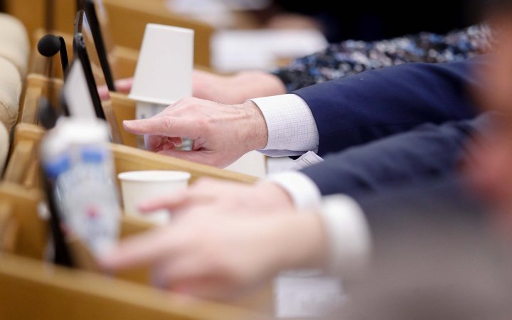 Госдума одобрила введение штрафов за продажу просроченных маркированных товаров