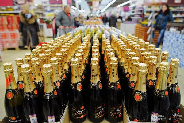 Продажи шампанского в России выросли на 8,4%