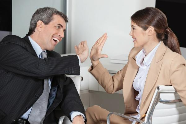Компании в сфере продаж и услуг реже других устраивают на работу родственников своих сотрудников Компании в сфере продаж и услуг реже других устраивают на работу родственников своих сотрудников
