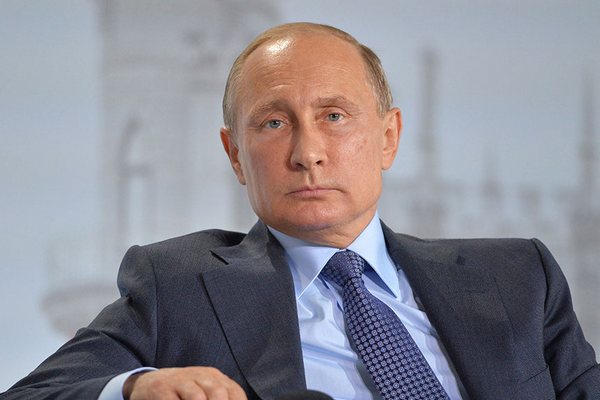 Путин предложил создать в РФ собственную платформу электронной торговли