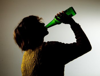 Госдуме предложили ввести штрафы за покупку алкоголя детям