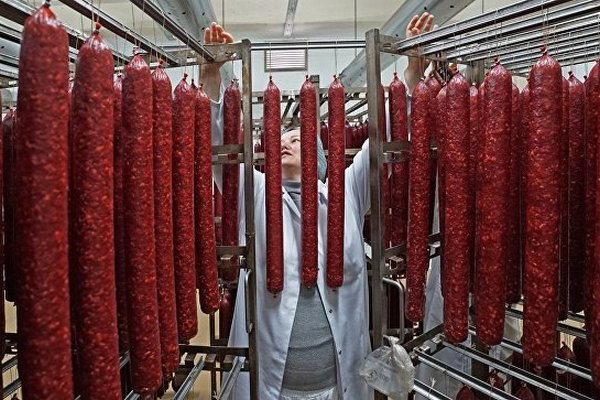 Россельхознадзор разрешил возобновить поставки мяса с четырех белорусских компаний
