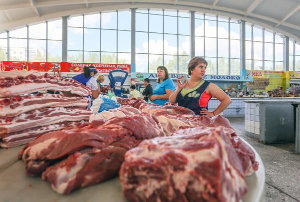 Карточки продавца для торгующих на рынках фермеров отменили Карточки продавца для торгующих на рынках фермеров отменили