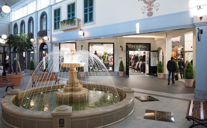 Снегопады внесли коррективы в показатели работы торговых центров