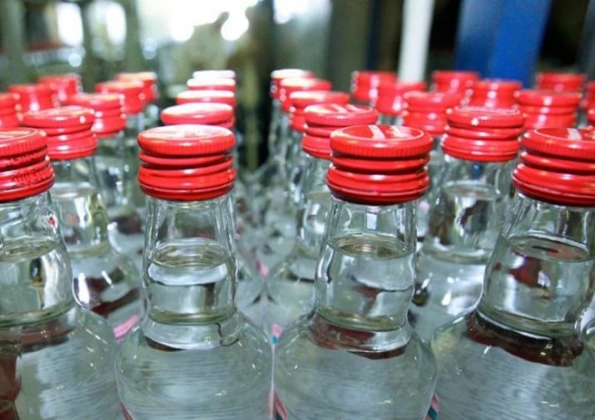 В подмосковной Истре сотрудники МВД изъяли около 43 тысяч единиц контрафактного алкоголя