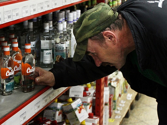 Депутаты хотят убрать алкоголь  с витрин магазинов
