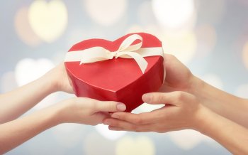 Больше 80% россиян хотят получить на 14 февраля различную технику