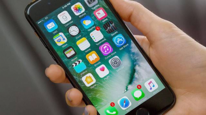 Мосгорсуд направил на новое рассмотрение иск владельцев медленных iPhone