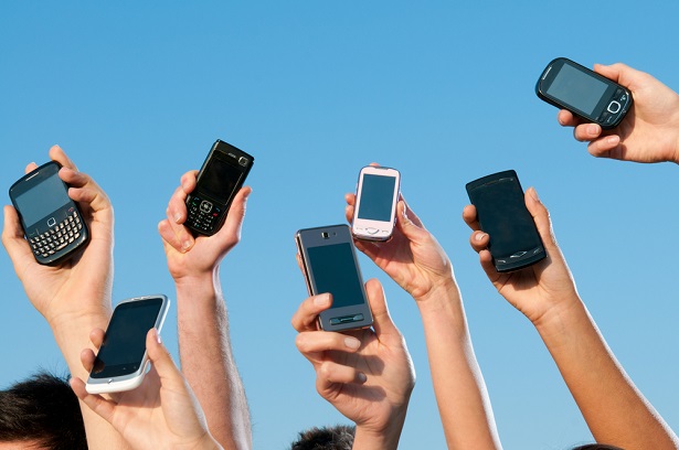 От "кирпичей" до наших дней: Эволюция мобильных телефонов