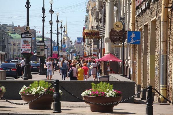 Вакантность на основных торговых улицах Петербурга обновила пятилетний максимум