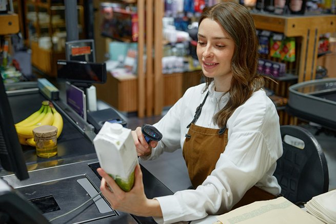 В российском ритейле снизилась потребность в продавцах и кассирах