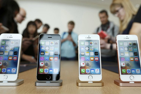 «Дочка» Apple в России выплатит 450 тыс. рублей владельцам неисправных iPhone