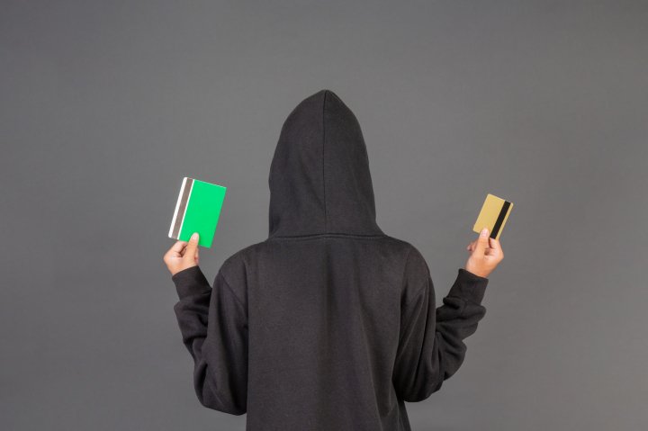Сотрудники RWB рассказали о схеме обмана покупателей бумажных книг