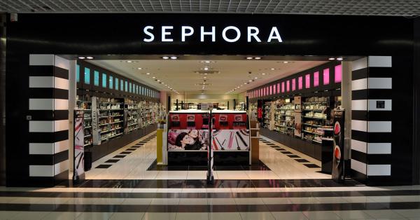 J.C. Penney пытается с помощью суда задержать сеть Sephora в своих универмагах