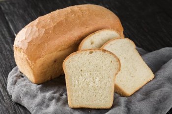 Жители Казахстана рассказали про ажиотажный спрос на хлеб в магазинах