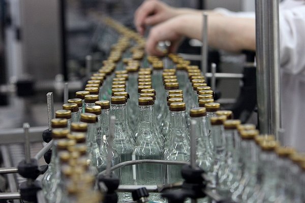 Производство водки в России выросло на 16,3% в январе-июле