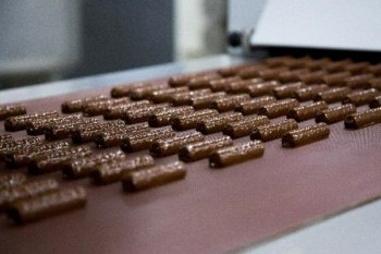 Российские кондитеры оценили потери из-за спора с Белоруссией о сиропе в конфетах