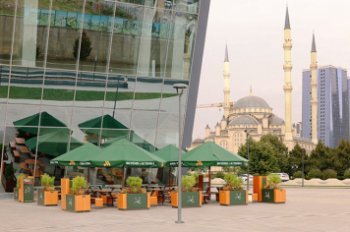 «Вкусно — и точка» открыла первый в Грозном ресторан сети «Вкусно — и точка» открыла первый в Грозном ресторан сети