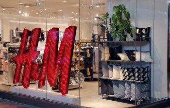 H&M поднимет цены на все товары во время финальной распродажи?
