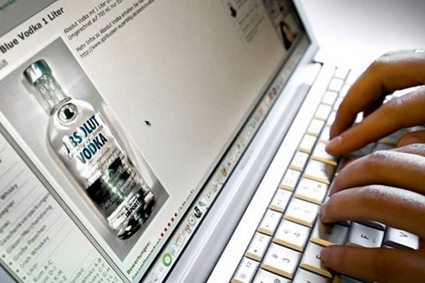 Минздрав не одобрил инициативу о продажах спиртного онлайн