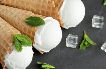 «Магнит» и «Вкусно — и точка» фиксируют рост спроса на мороженое и напитки