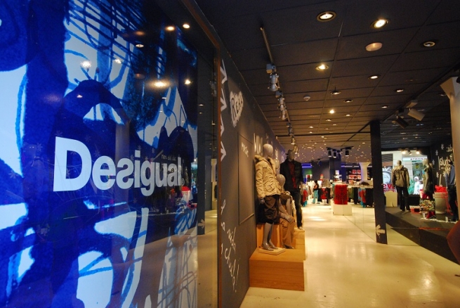 В России закрываются магазины испанского одежного бренда Desigual