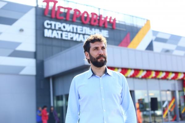 «Петрович» открыл новый торговый центр в Москве за 2,3 млрд руб