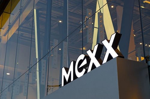 Магазины Mexx в России закрываться не будут 