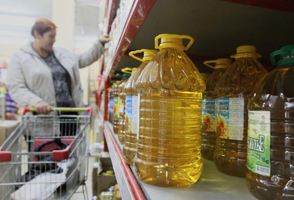 Правительство продлило заморозку цен на сахар и подсолнечное масло