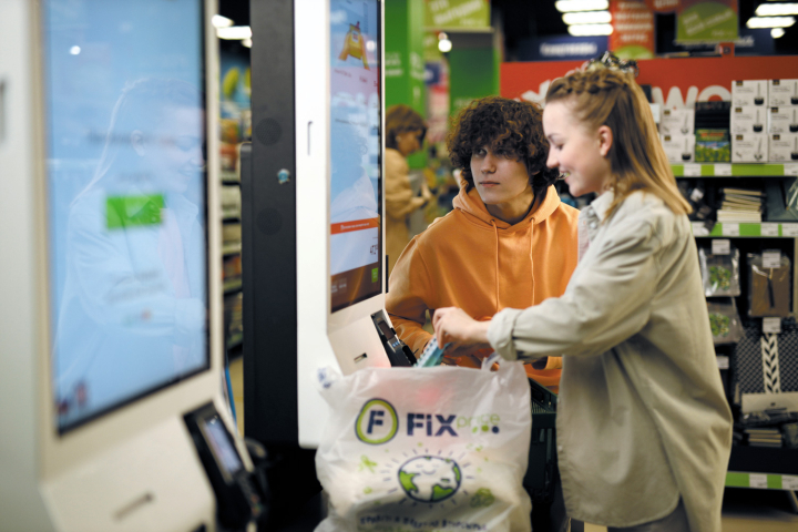 Fix Price запустил AI-ассистента для заведующих магазинами