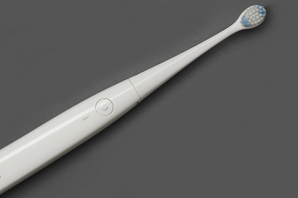 Apple и Colgate выпустили в продажу «умную» зубную щетку