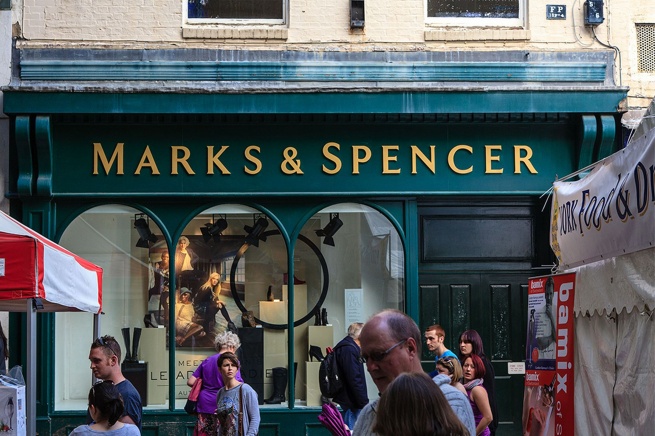 Опровержение: Marks & Spencer не давал кассирам-мусульманам права не обслуживать клиентов