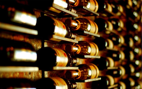 Вино коллекционной серии «Крымский мост» начали разливать по бутылкам
