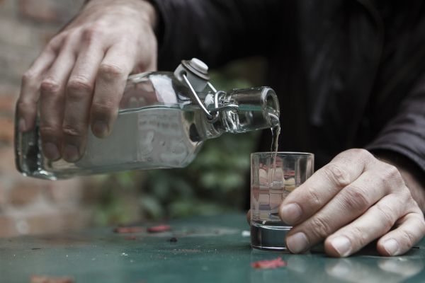 Эксперты подсчитали количество смертей из-за алкоголя в новогодние праздники