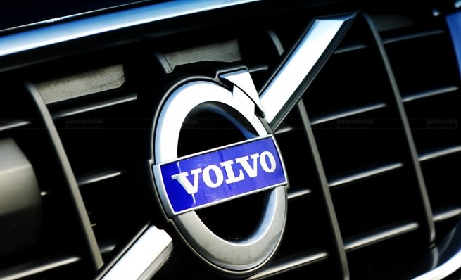 Автомобили Volvo предупредят друг друга о ямах