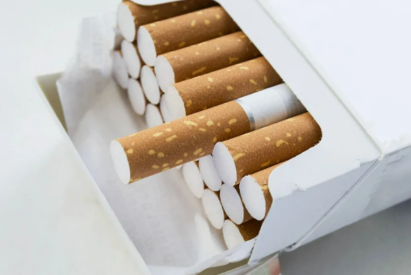 В городах-миллионниках снизился оборот нелегального табака
