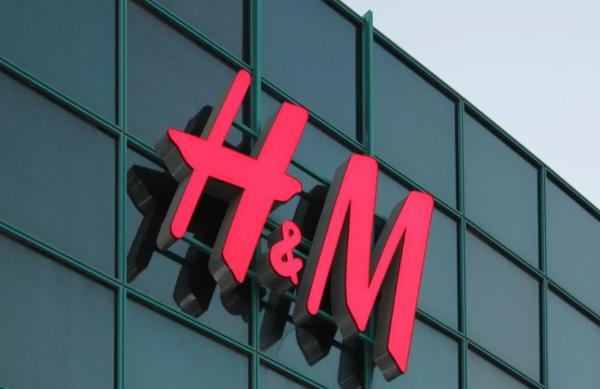 H&M закрывает один из магазинов на главной улице Петербурга