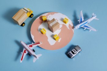 В РФ растет доля легальной доставки импортных товаров