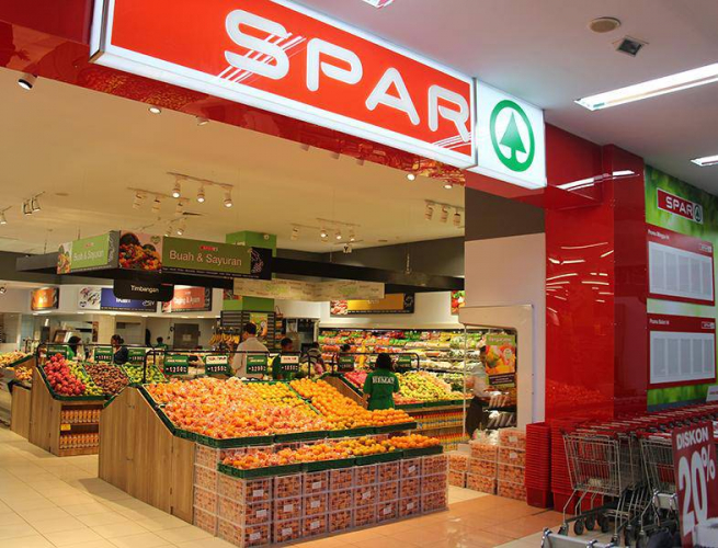 Под брендом SPAR откроются аптеки и химчистки